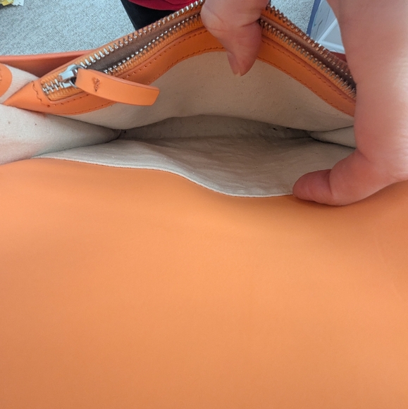 Baggu Bright Orange Compact Fine Grain Leather Purse - Picture 12 of 15